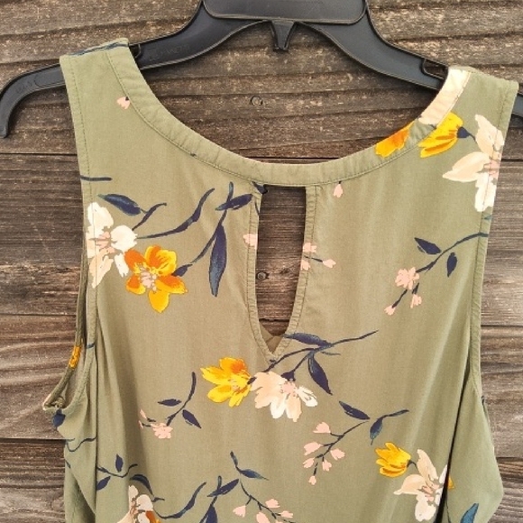 Old Navy Floral Olive Green Blouse Size XL - Picture 7 of 8